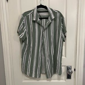 Mens shirt - “xxl” but fits more like a large